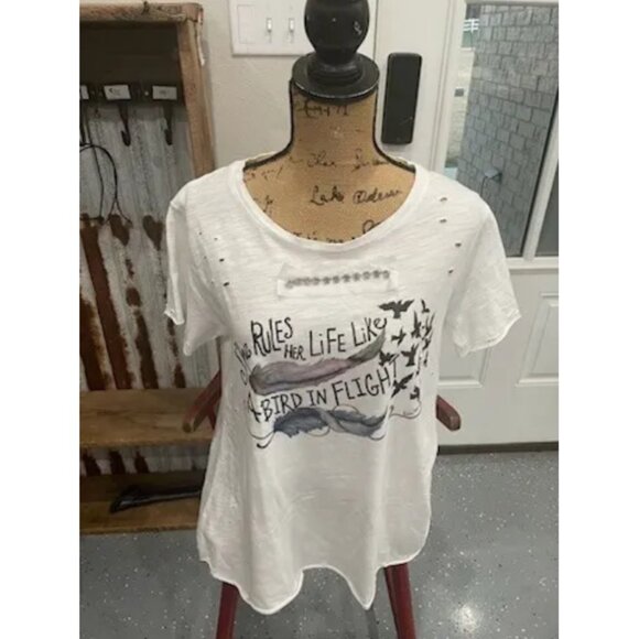 A Rare Bird-Bird in Flight Tattered Tee Boho - Picture 1 of 16